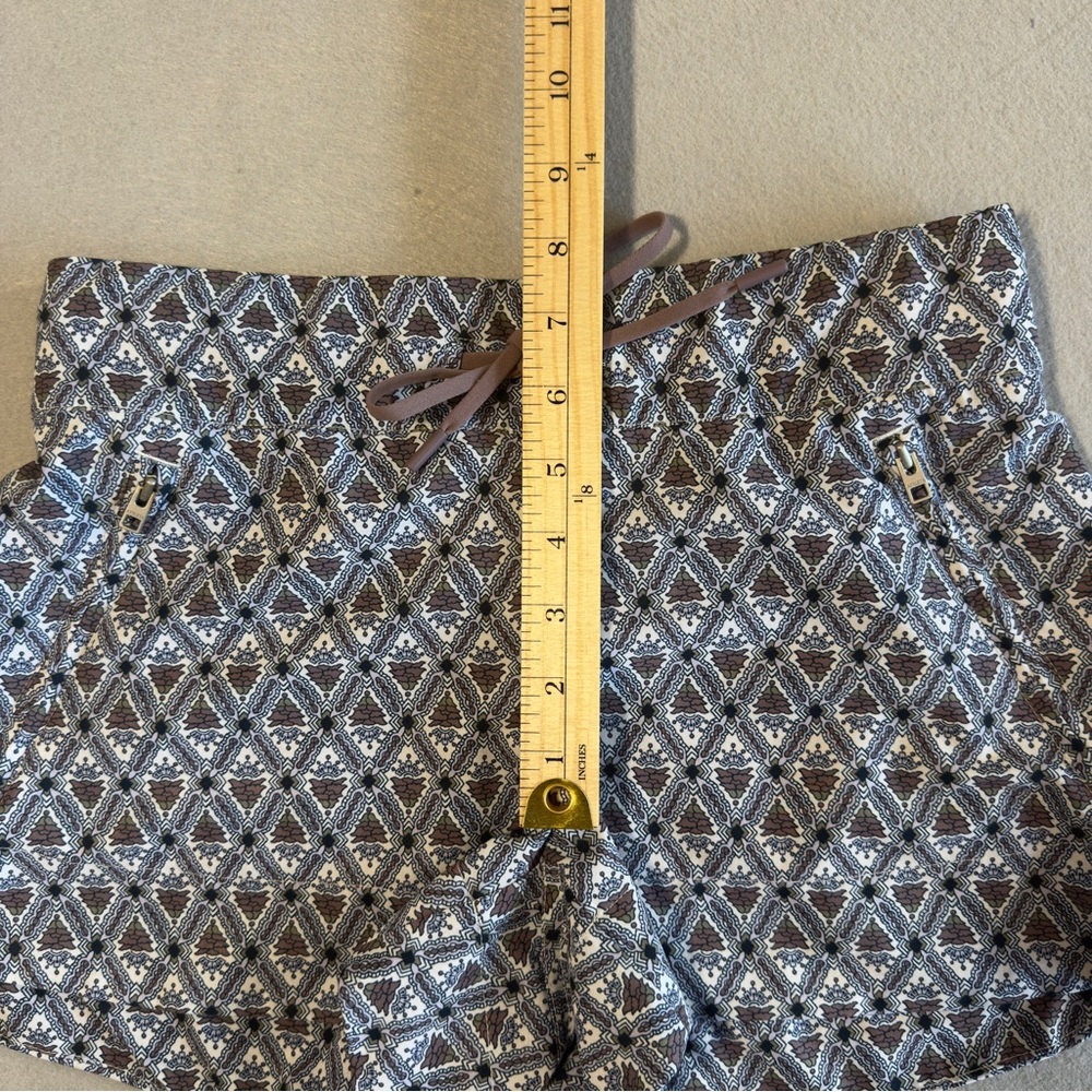 Athleta Women's Printed Drawstring Shorts, 2 Zipper Pockets Size 2 - Picture 10 of 12
